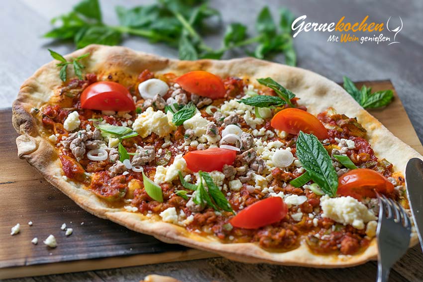 Türkische Pizza vom Grill - Rezept mit Kalbfleisch