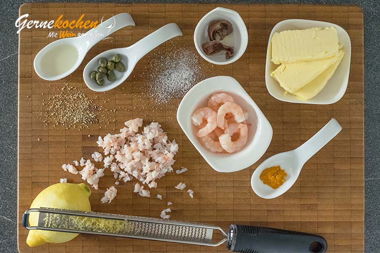 Schollenfilet mit Garnelen-Butter-Sauce und grünem Spargel – Zubereitungsschritt 1