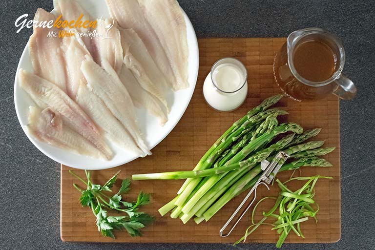 Schollenfilet mit Garnelen-Butter-Sauce und grünem Spargel – Zubereitungsschritt 3