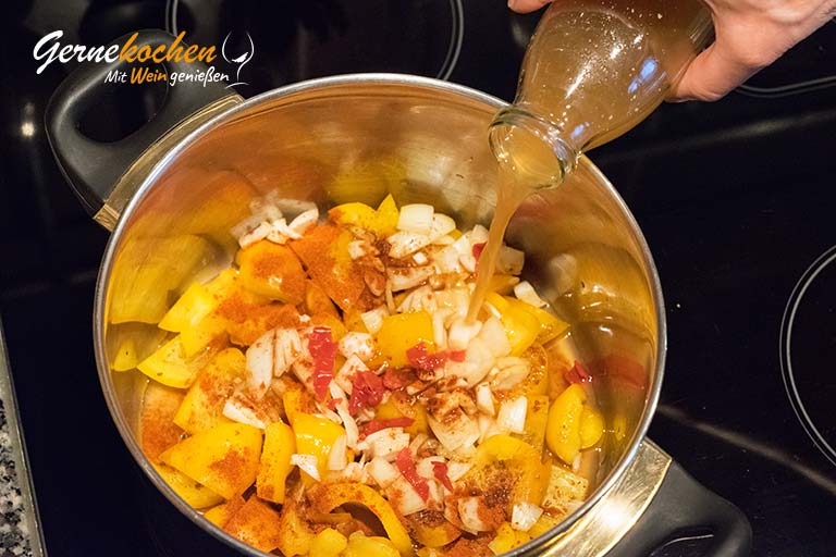 Gelber Paprika-Ketchup – Arbeitsschritt 2 Gelber Paprika-Ketchup – Zubereitungsschritt 2