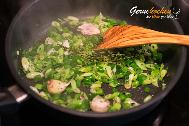 Garnelen in Feta-Tomatensauce - Zubereitungsschritt 3.1