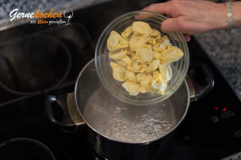 Putenpfanne mit Zucchini und Champignons – Zubereitungssschritt 5