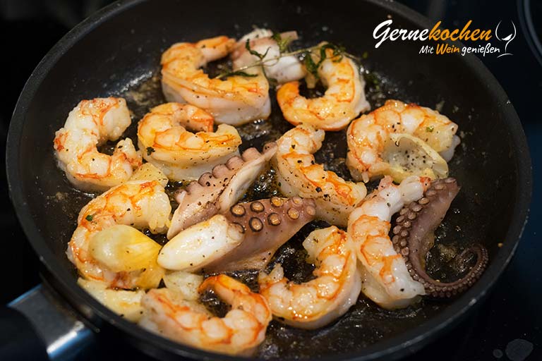 Risotto mit Meeresfrüchten – Arbeitsschritt 4 Risotto mit Meeresfrüchten – Zubereitungsschritt 4