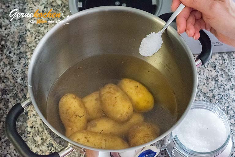 Griechischer Kartoffelsalat mit Feta – Zubereitungsschritt 1