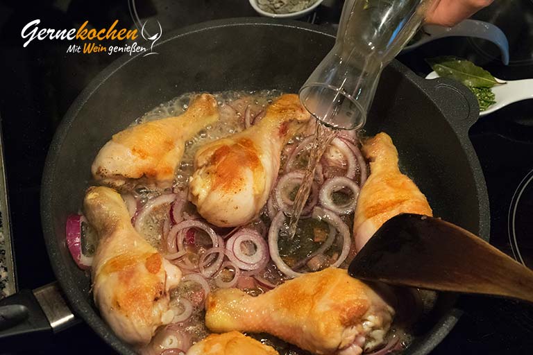 Hähnchenkeulen in Tomatensauce mit Oliven – Zubereitungsschritt 3.2