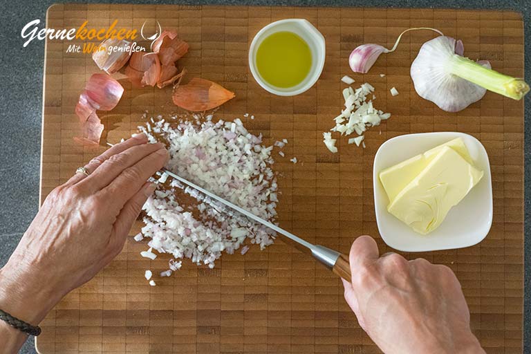 Risotto mit Meeresfrüchten – Arbeitsschritt 2 Risotto mit Meeresfrüchten – Zubereitungsschritt 2