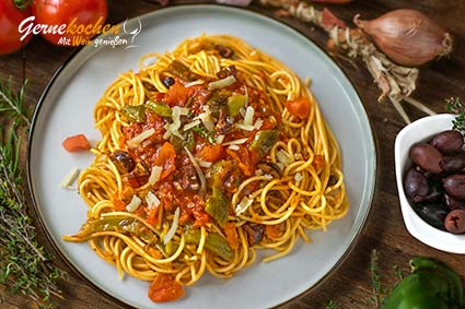 Spaghetti auf pro­ven­zia­li­sche Art – Spa­ghet­ti à la men­ton­nai­se