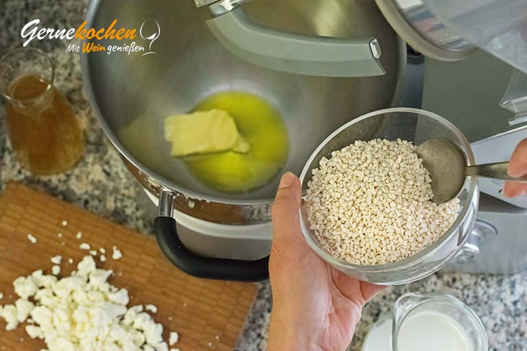 Trachanás mit Ziegenwürstchen und Feta – Arbeitsschritt 2.1 Trachanás mit Ziegenwürstchen und Feta – Zubereitungsschritt 2.1