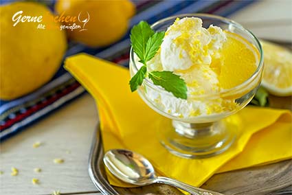Griechisches Zitronen-Joghurt-Eis