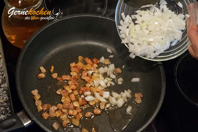Schmorkartoffeln mit Zwiebeln und Speck – Zubereitungsschritt 2.1